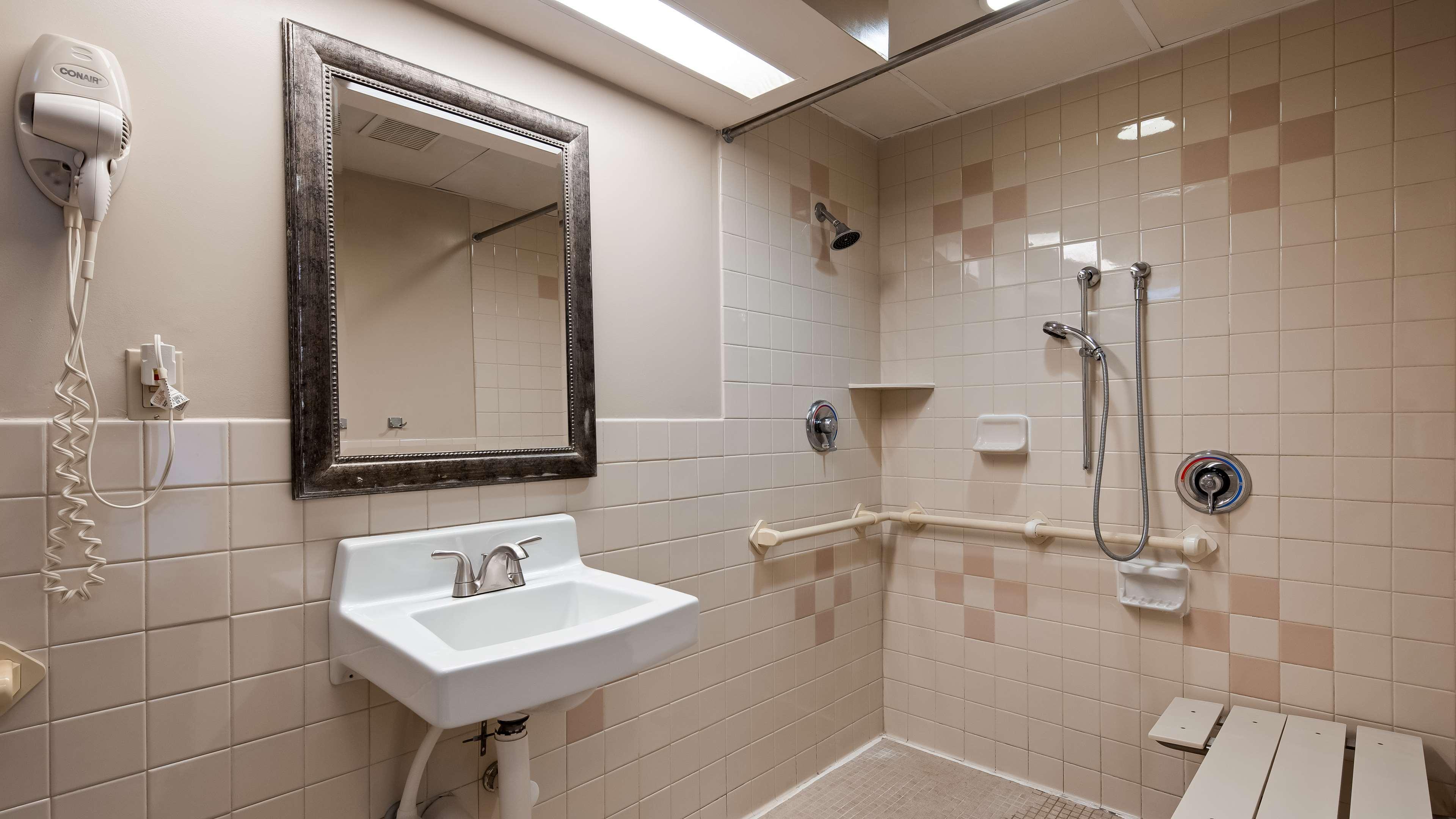 Surestay Hotel By Best Western East Brunswick Exteriör bild