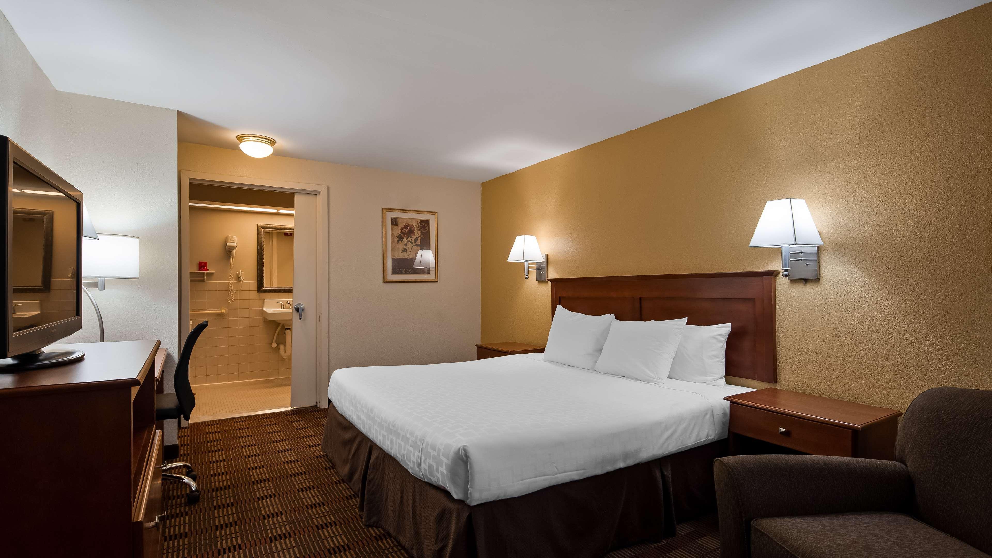 Surestay Hotel By Best Western East Brunswick Exteriör bild