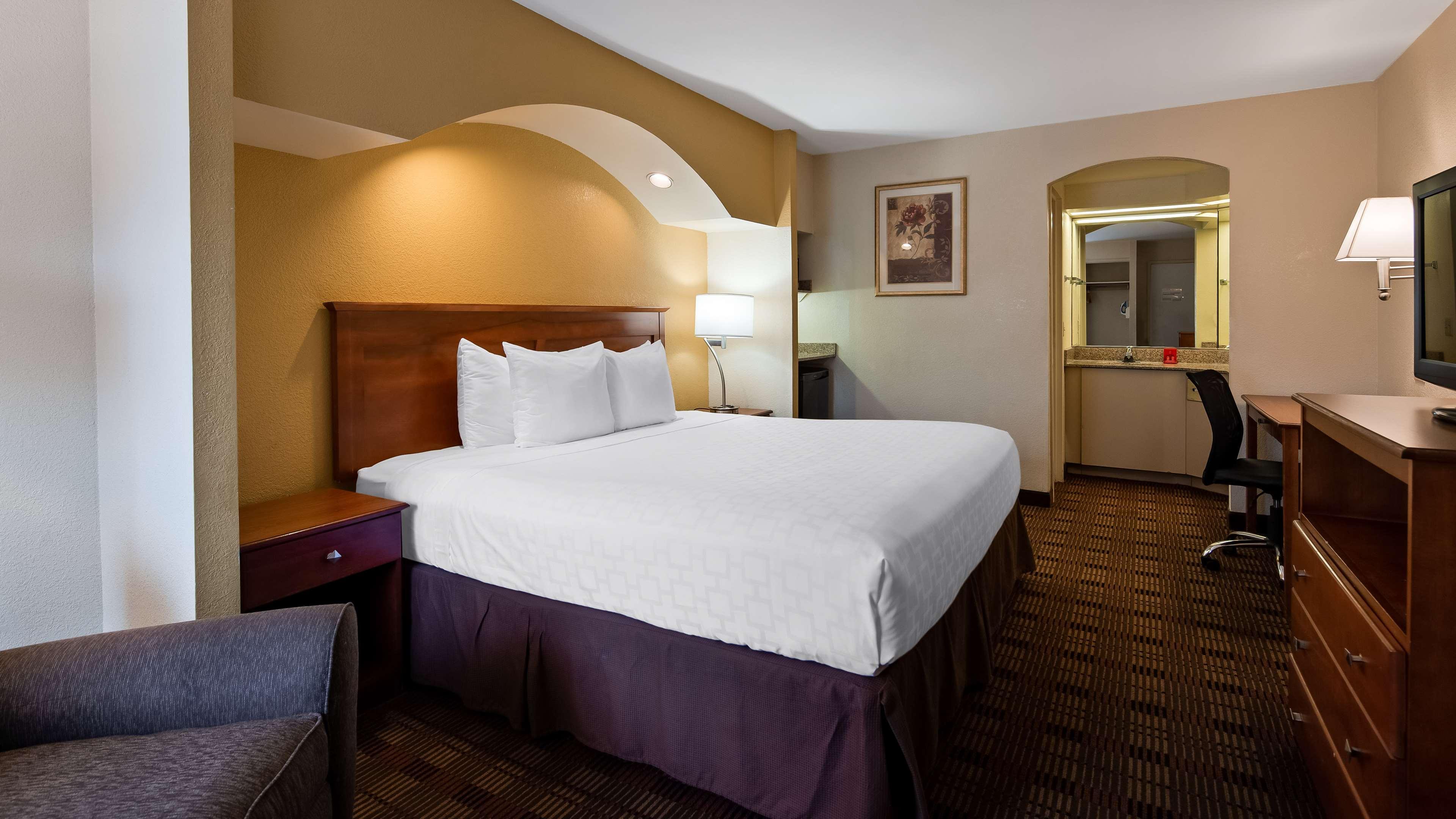 Surestay Hotel By Best Western East Brunswick Exteriör bild