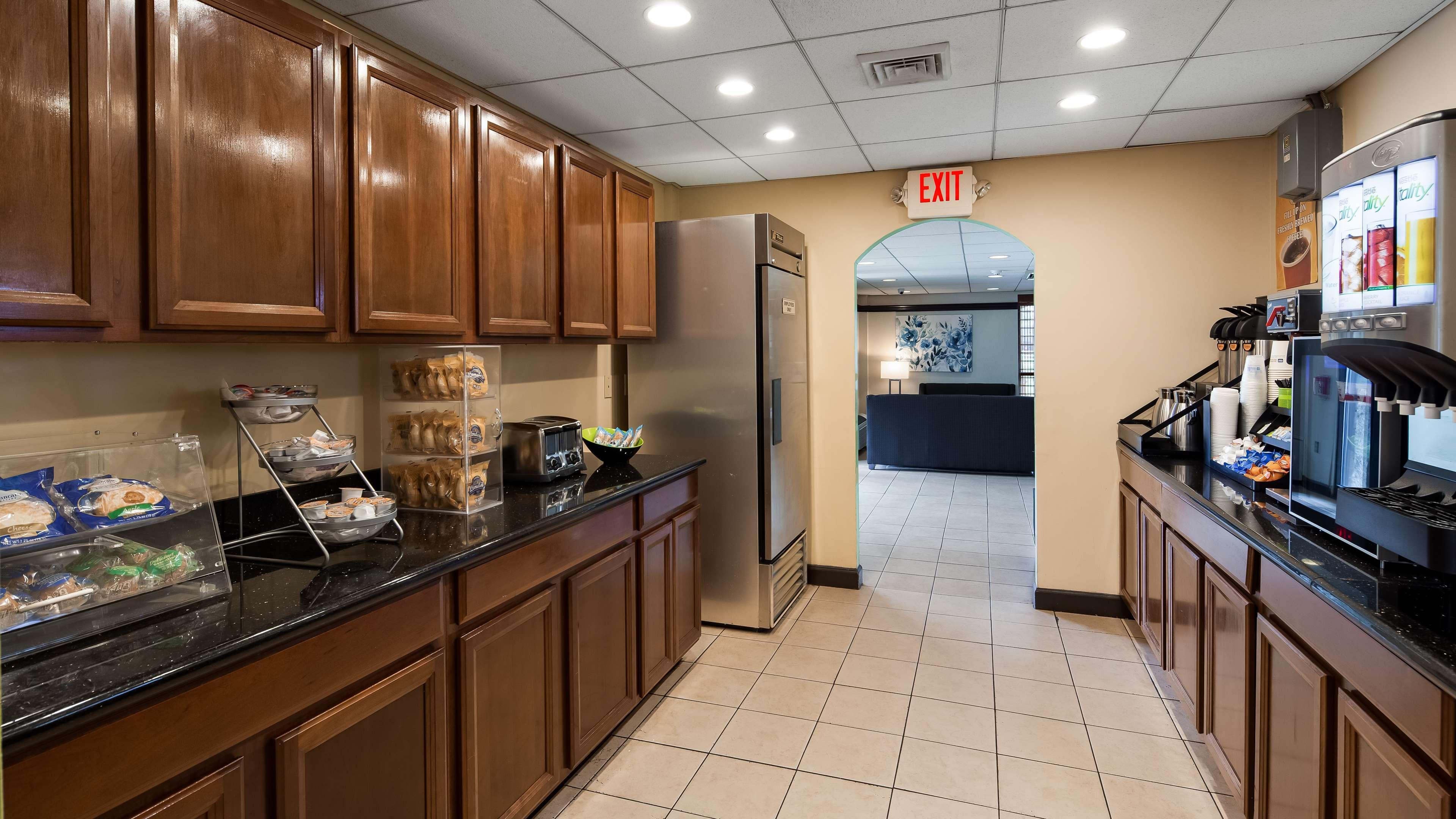 Surestay Hotel By Best Western East Brunswick Exteriör bild
