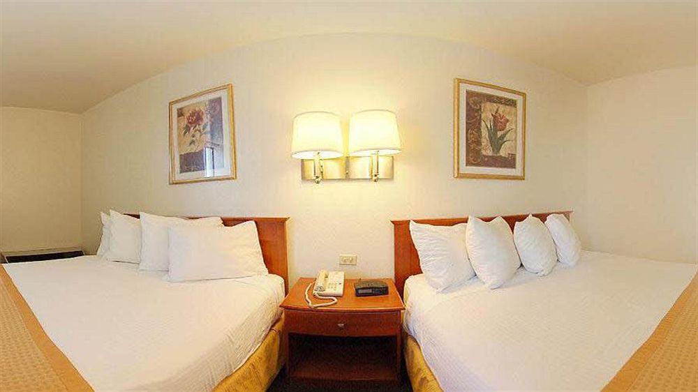 Surestay Hotel By Best Western East Brunswick Exteriör bild
