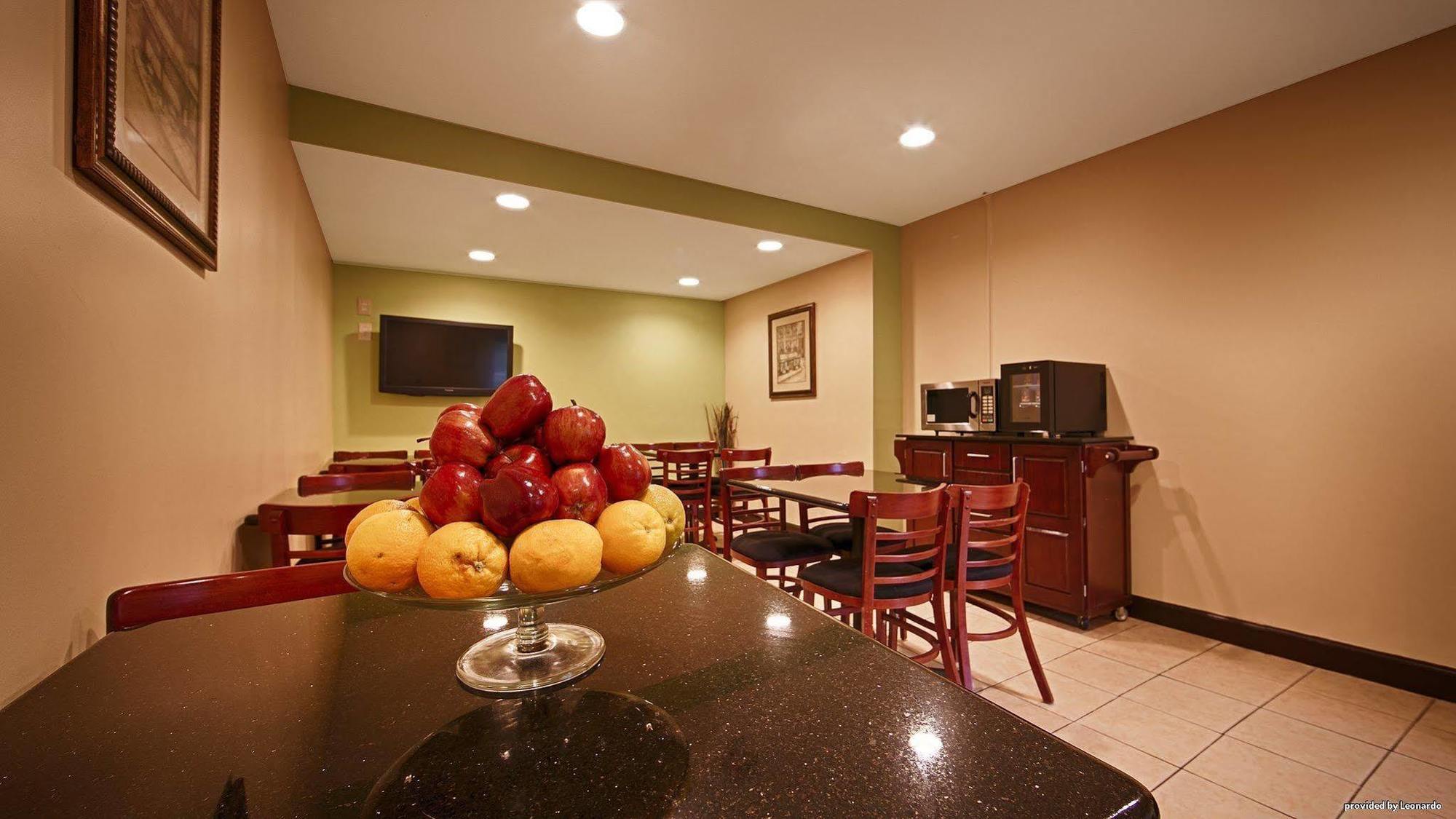 Surestay Hotel By Best Western East Brunswick Exteriör bild